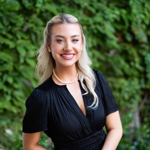 Tori Wallace headshot