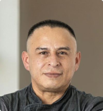 Ramon Mendoza headshot